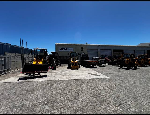 915M² WAREHOUSE TO LET IN AIRPORT INDUSTRIA